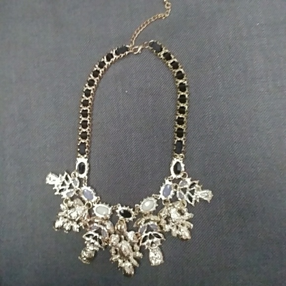 💥💥LAST DROP NWOT Statement necklace! - Picture 6 of 8